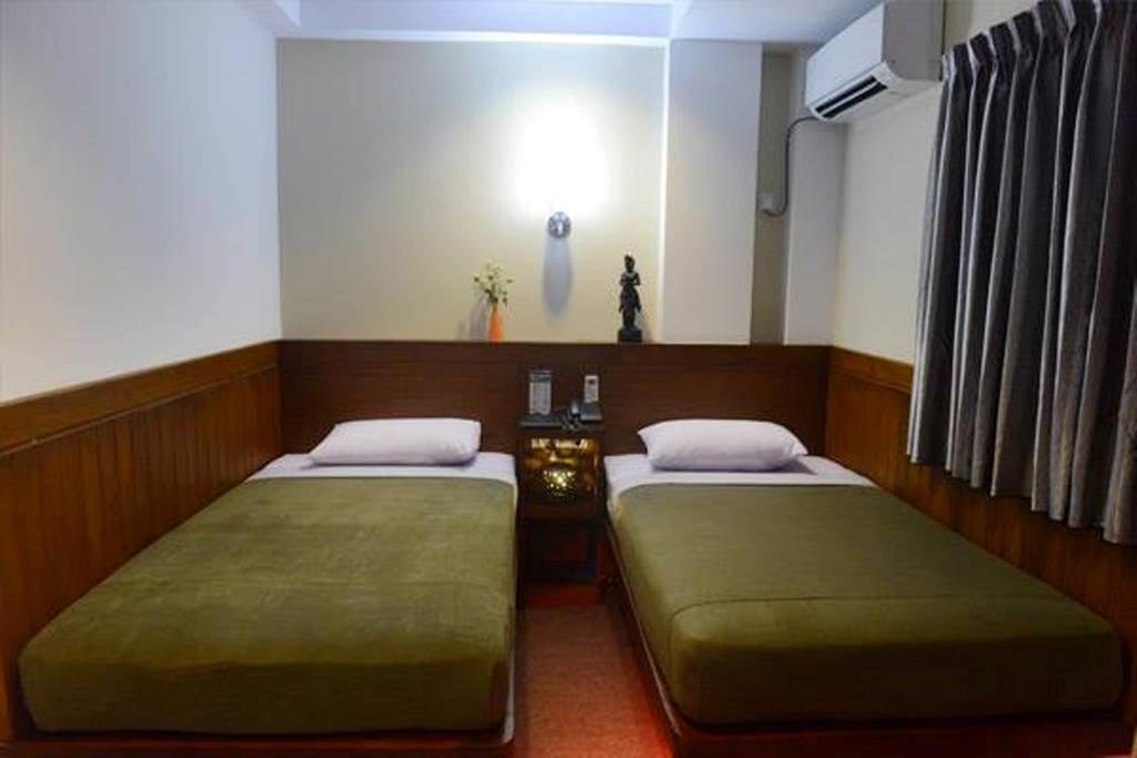 Green Paradise Hotel Yangon Room photo